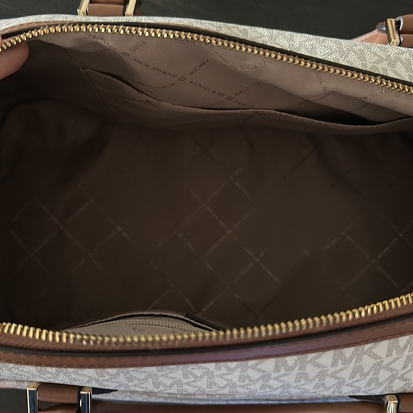 Michael Kors Weekender Duffle Bag - Picture 7 of 10